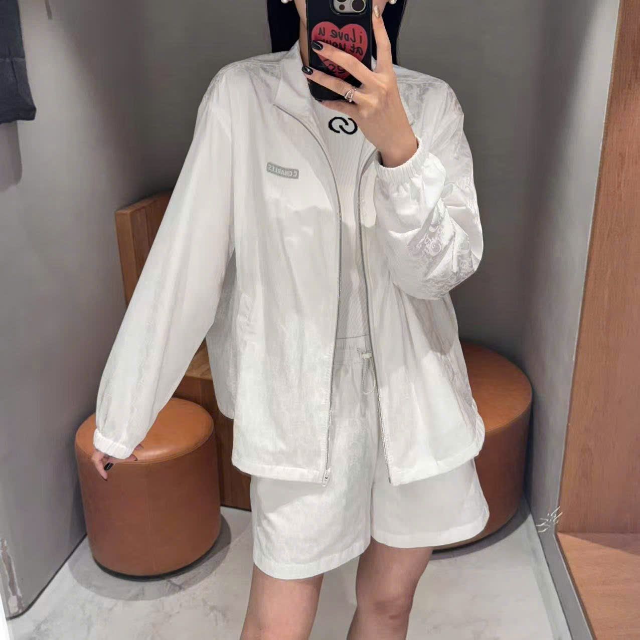 Áo khoác gió trắng Logo xám set