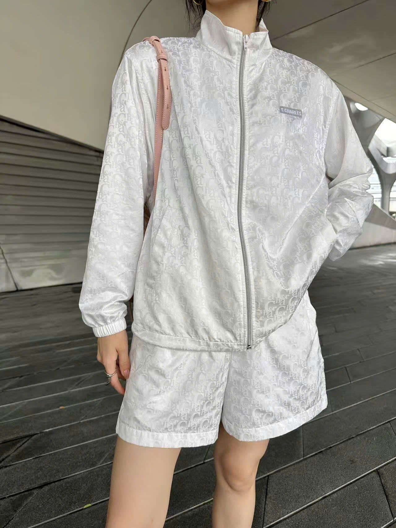 Áo khoác gió trắng Logo xám set