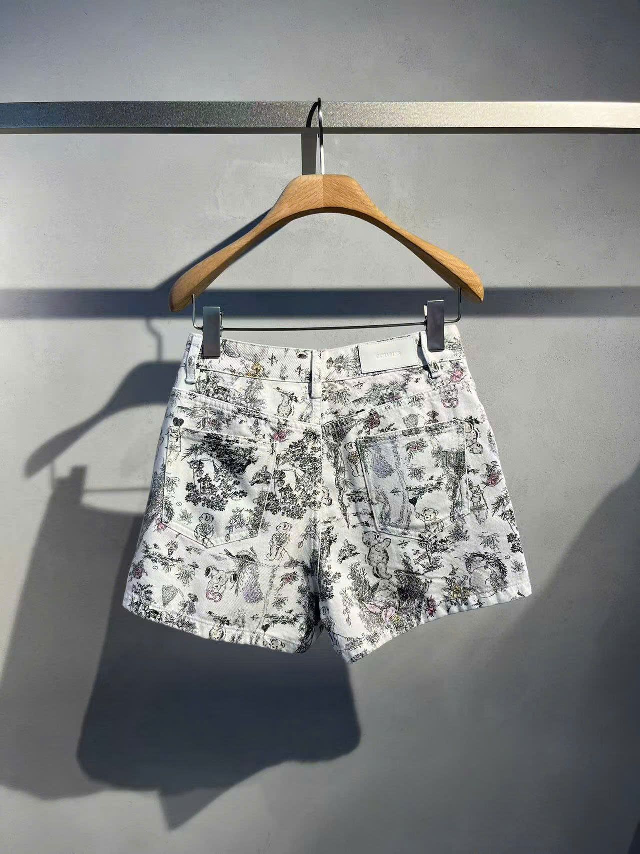 Bộ áo khoác và quần sooc jean trắng - họa tiết gấu set