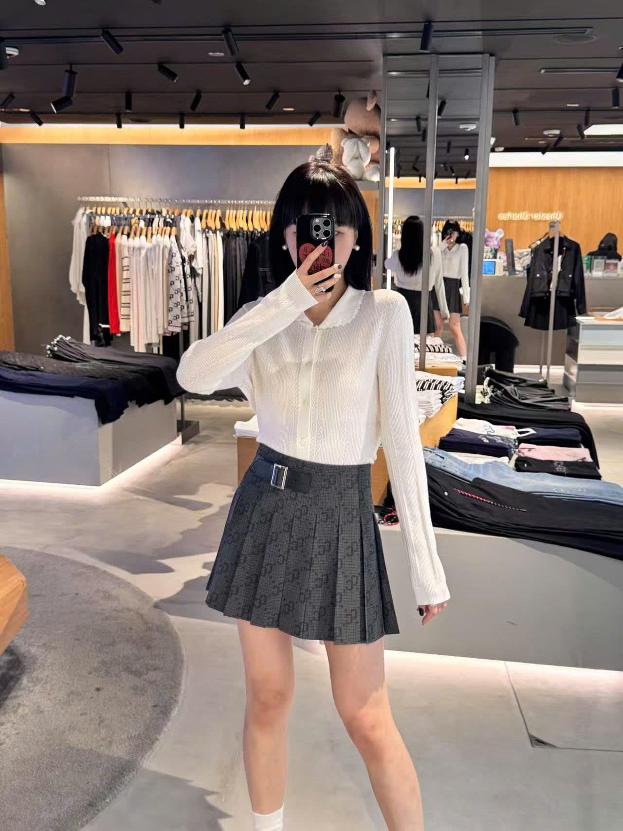 Áo CDG trắng cổ diềm