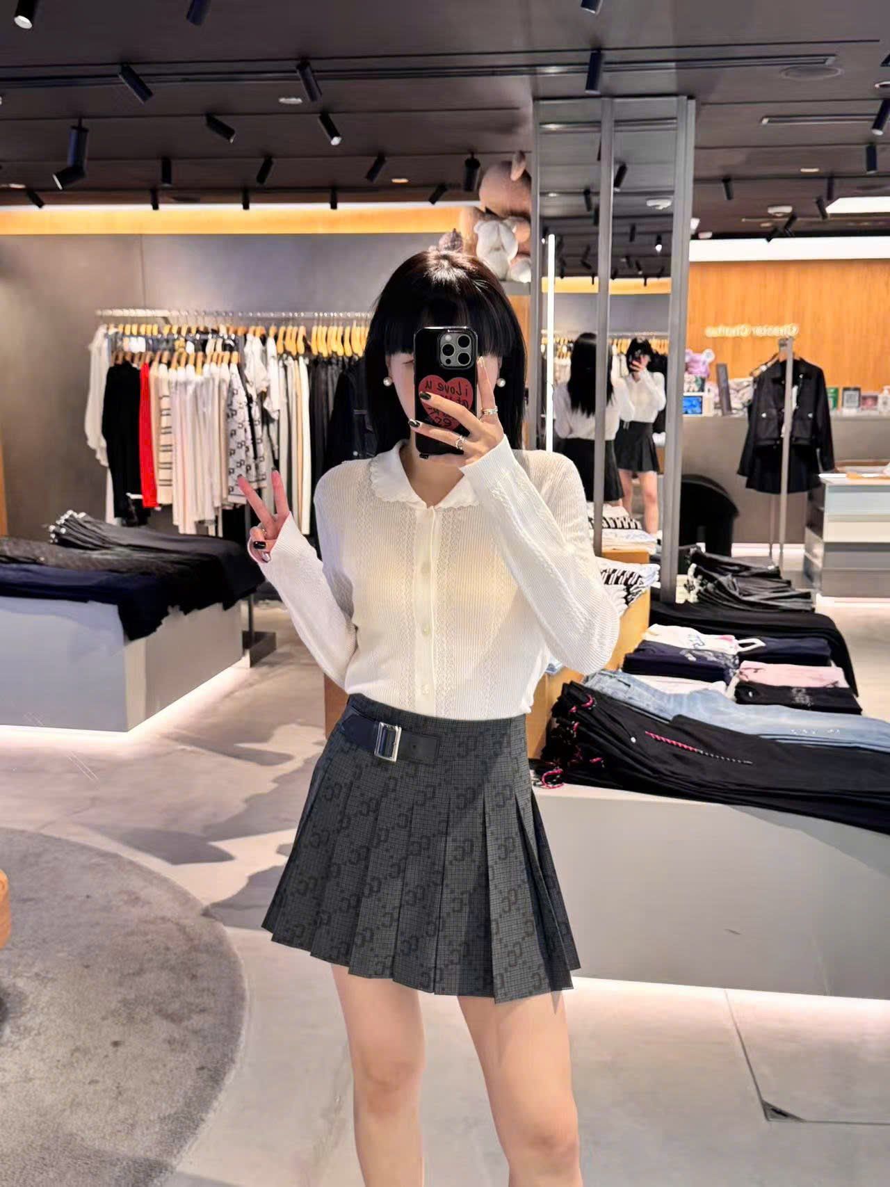 Áo CDG trắng cổ diềm