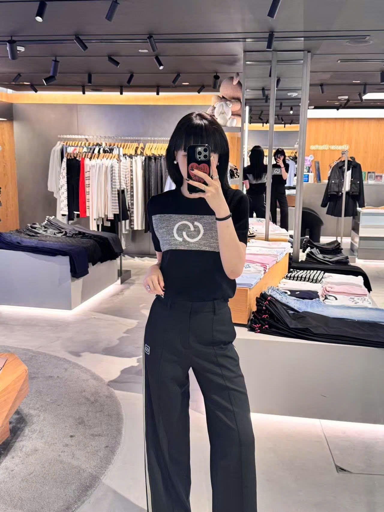 Quần vải đen 2 sọc 2 bên