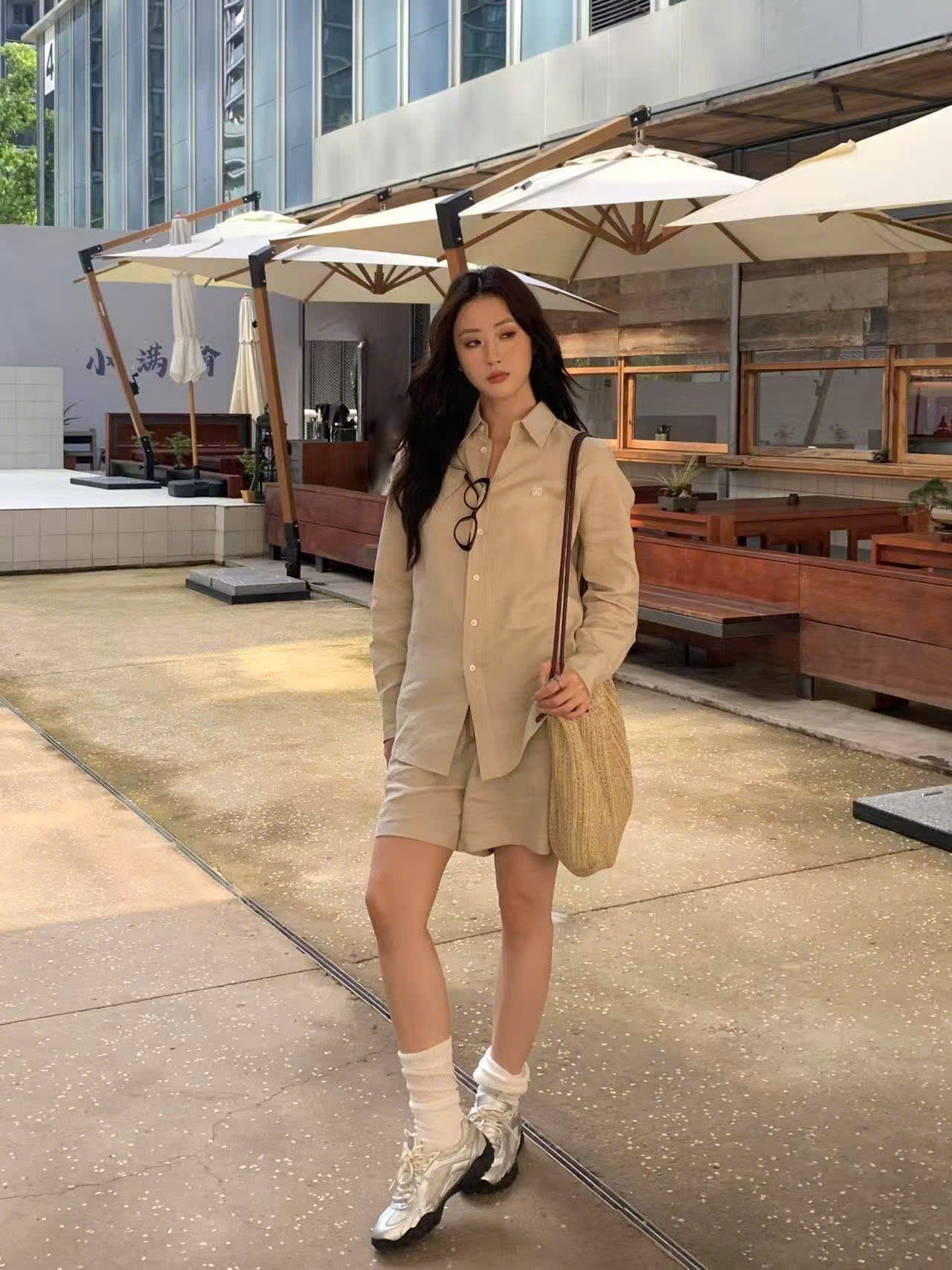 Bộ Áo sơ mi và quần sooc cạp chun - nâu tây logo trắng set