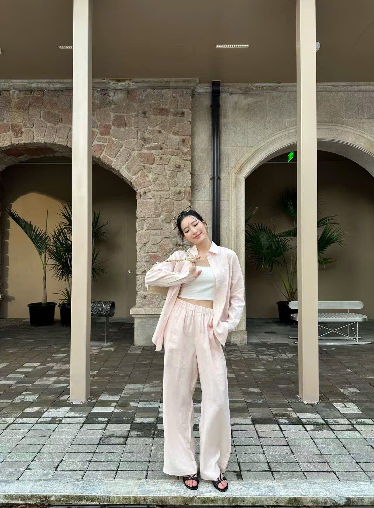 3.Áo Sơ mi LANK - be hồng nhạt logo trắng