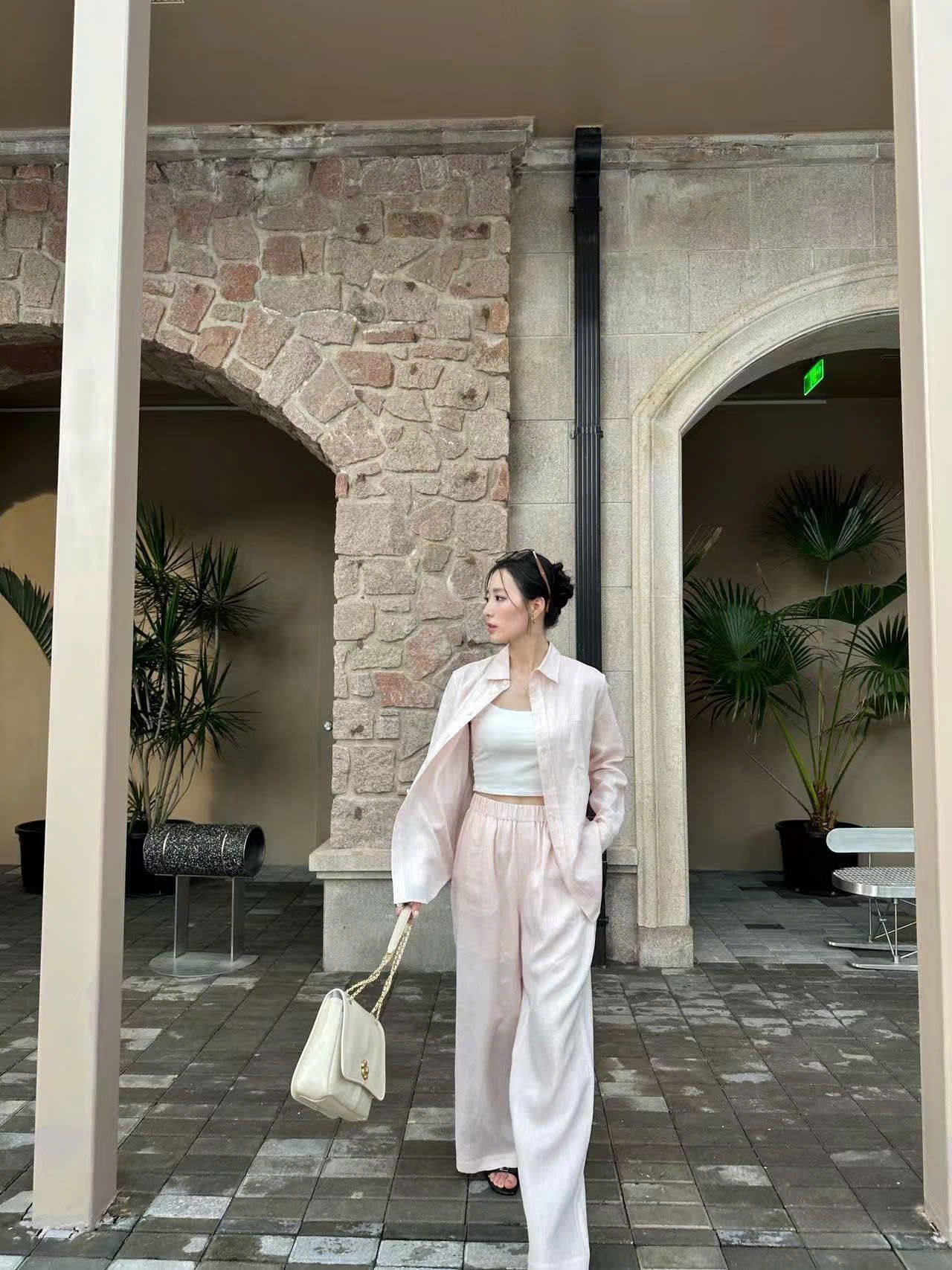 3.Áo Sơ mi LANK - be hồng nhạt logo trắng