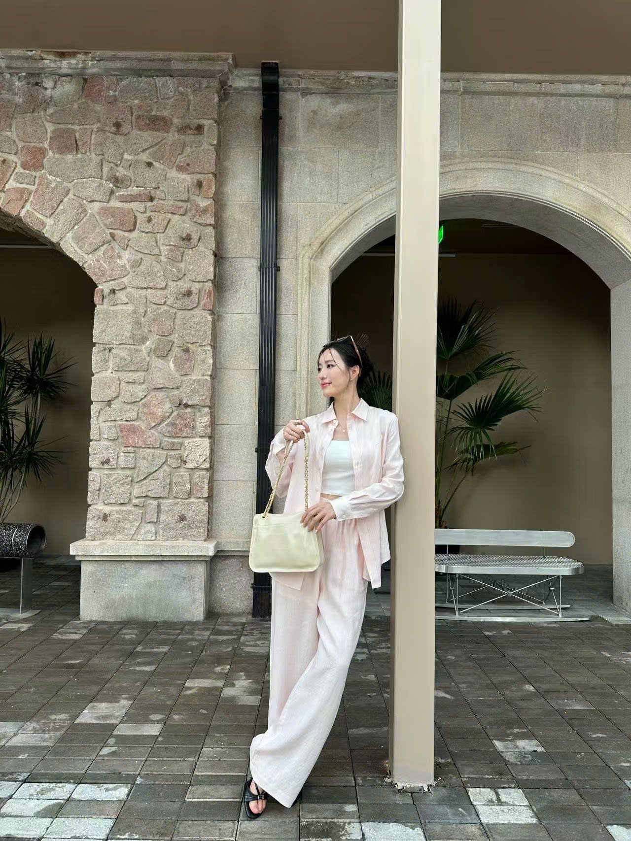 3.Áo Sơ mi LANK - be hồng nhạt logo trắng