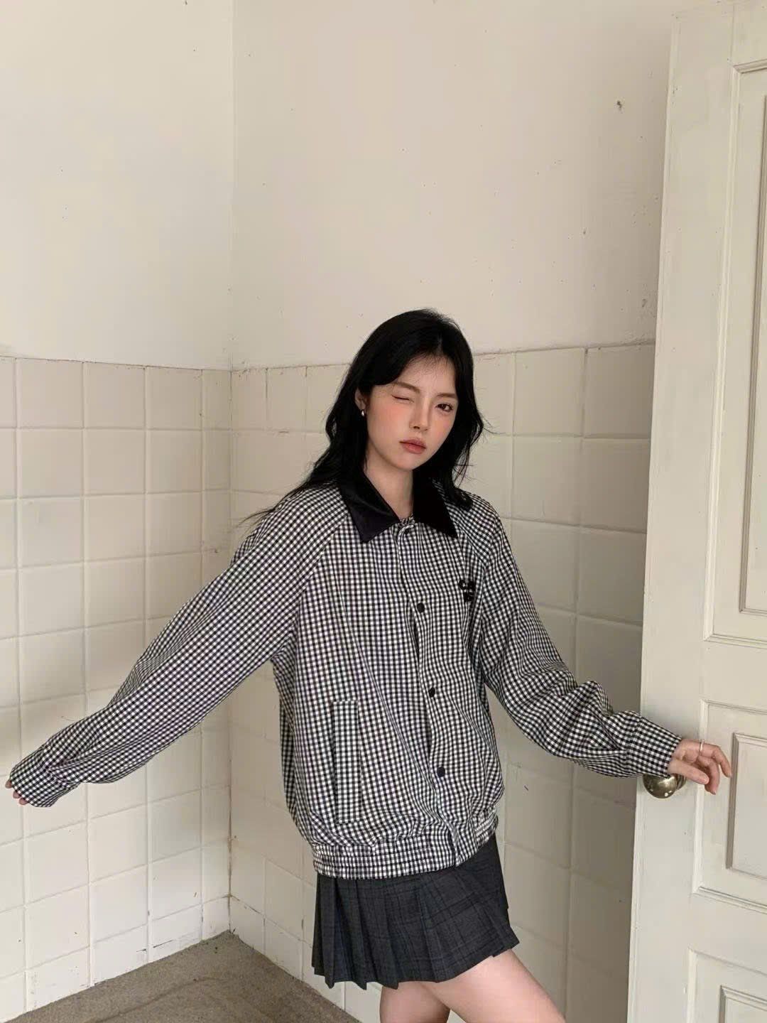 Áo khoác caro nhỏ -cổ nhung đen