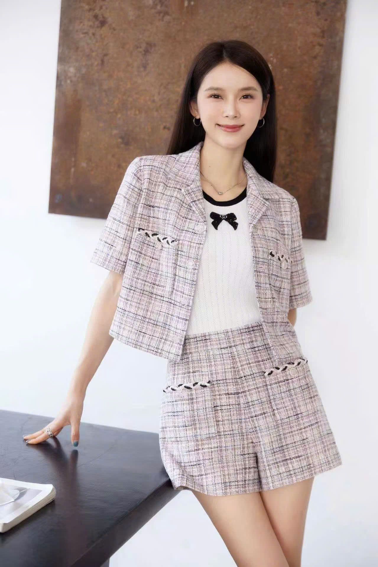 Bộ Áo tweed hồng ngắn tay và Quần short dạ tweed hồng kẻ set