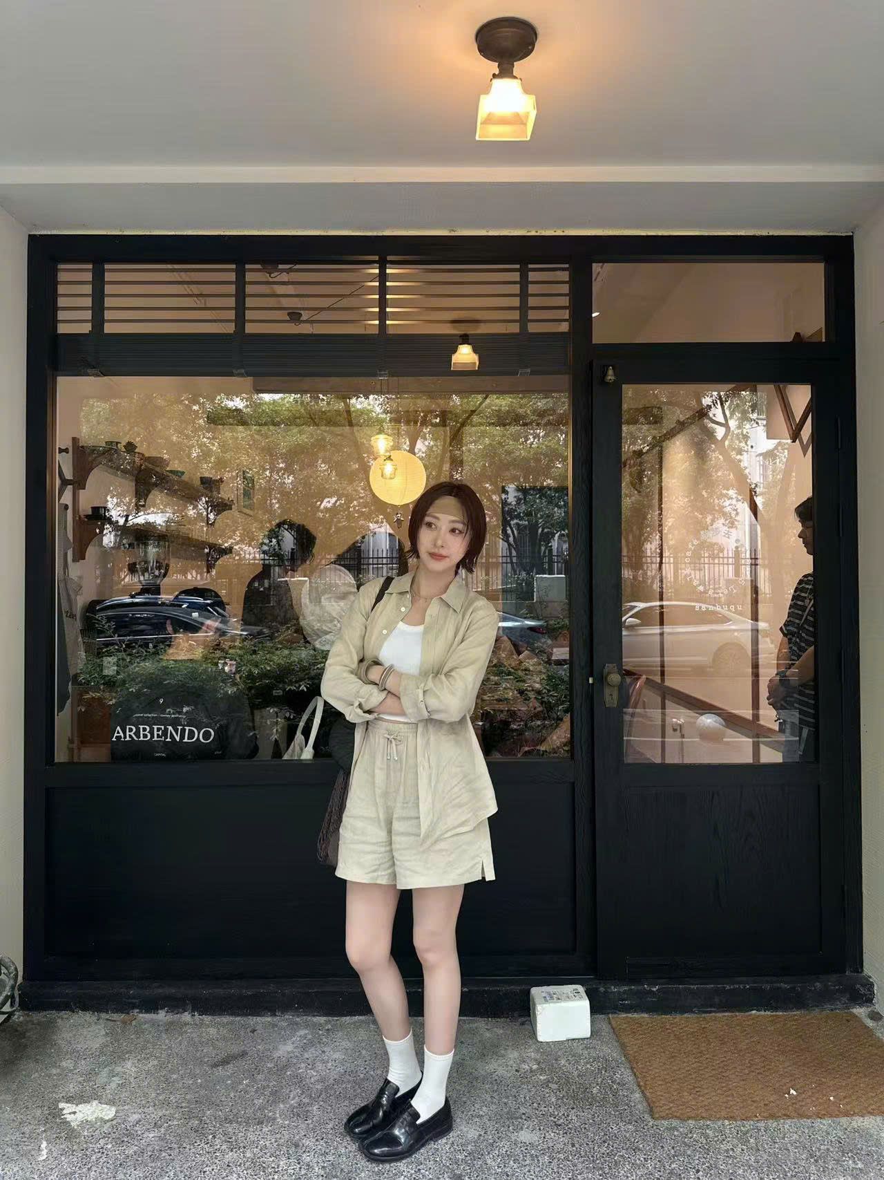 Quần sooc vải nâu tây - Logo nhỏ