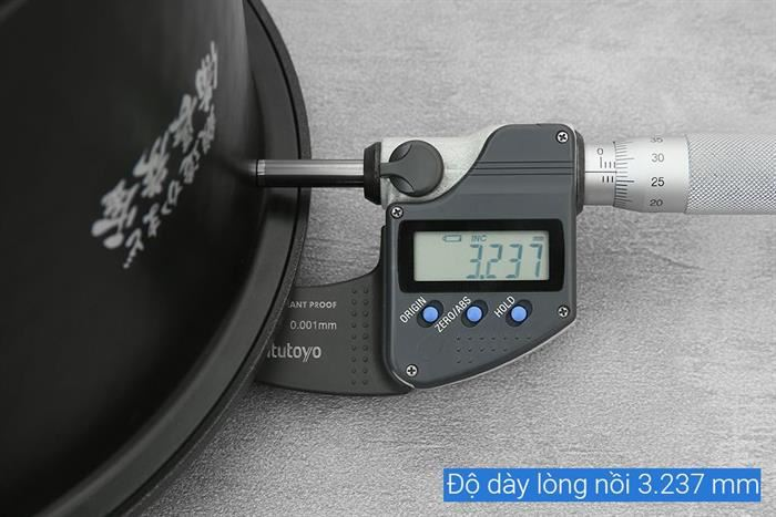 Nồi cơm điện Toshiba RC-18VXWVN(W) áp suất chân không màu trắng