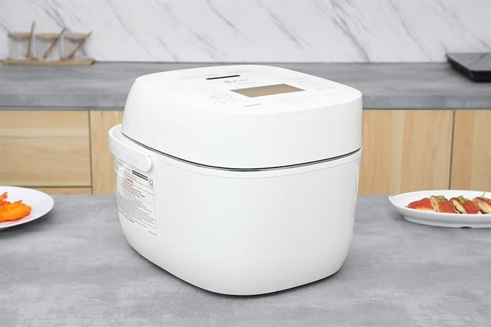 Nồi cơm điện Toshiba RC-18VXWVN(W) áp suất chân không màu trắng