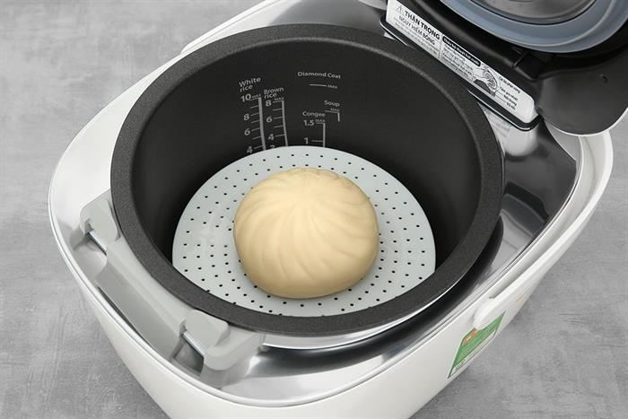 Nồi cơm điện Toshiba RC-18VXWVN(W) áp suất chân không màu trắng