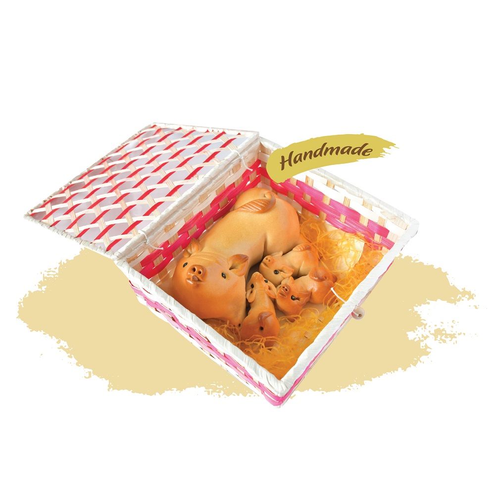 Hộp heo mẫu tử (Heo nặn - giỏ tre) (Bánh nướng Phomai cà phê) 700g