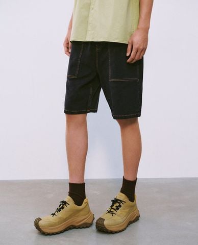 URBAN REVIVO - Quần short jeans nam lưng thun