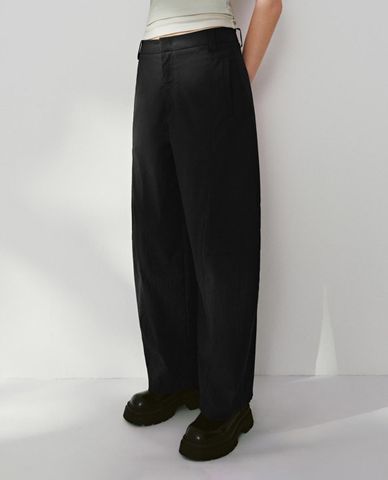 URBAN REVIVO - Quần nữ ống rộng hiện đại