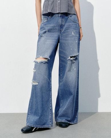 URBAN REVIVO - Quần jeans nữ ống rộng rách gối