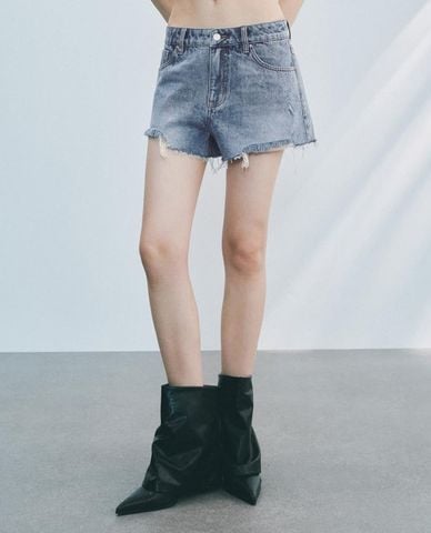 URBAN REVIVO - Quần short jeans nữ phối tua rua cá tính