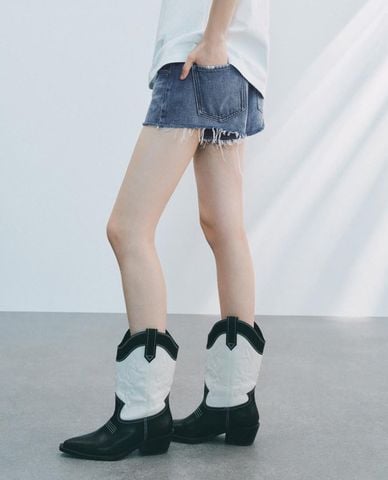 URBAN REVIVO - Quần shorts jeans nữ gấu tua rua