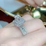 Nhẫn Nữ ổ Halo Vuông