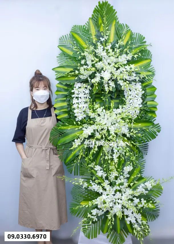 Vòng Hoa Viếng Tông Trắng Hoành Tráng - B251