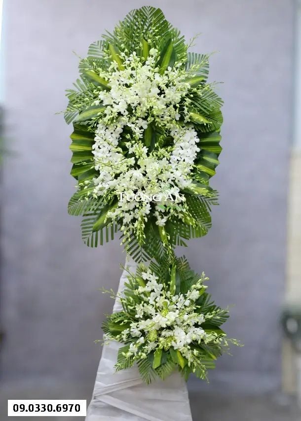 Vòng Hoa Viếng Tang Lễ Lan Trắng - B261