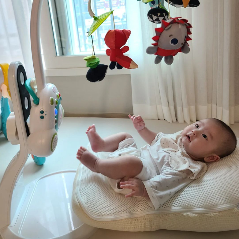 Chân đứng Mbaby cho treo nôi cũi Tiny Love , White