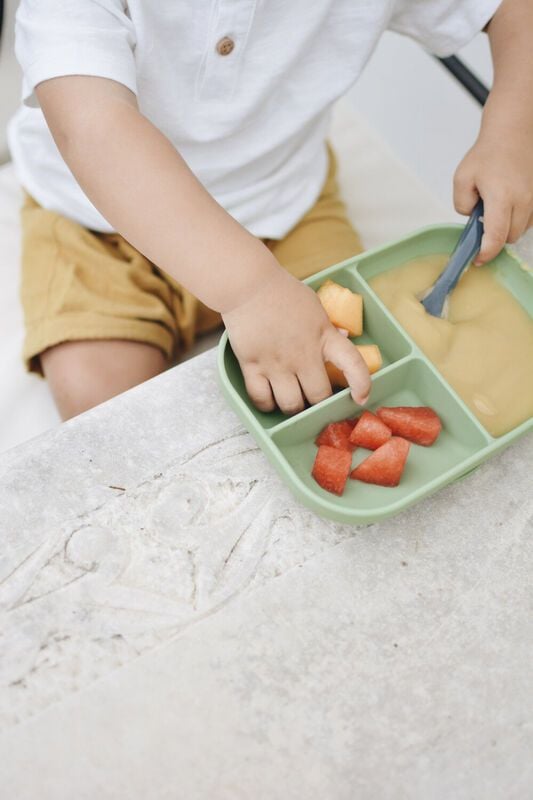 Khay Ăn Dặm Chia Ngăn Silicone Beaba - Màu Sage Green