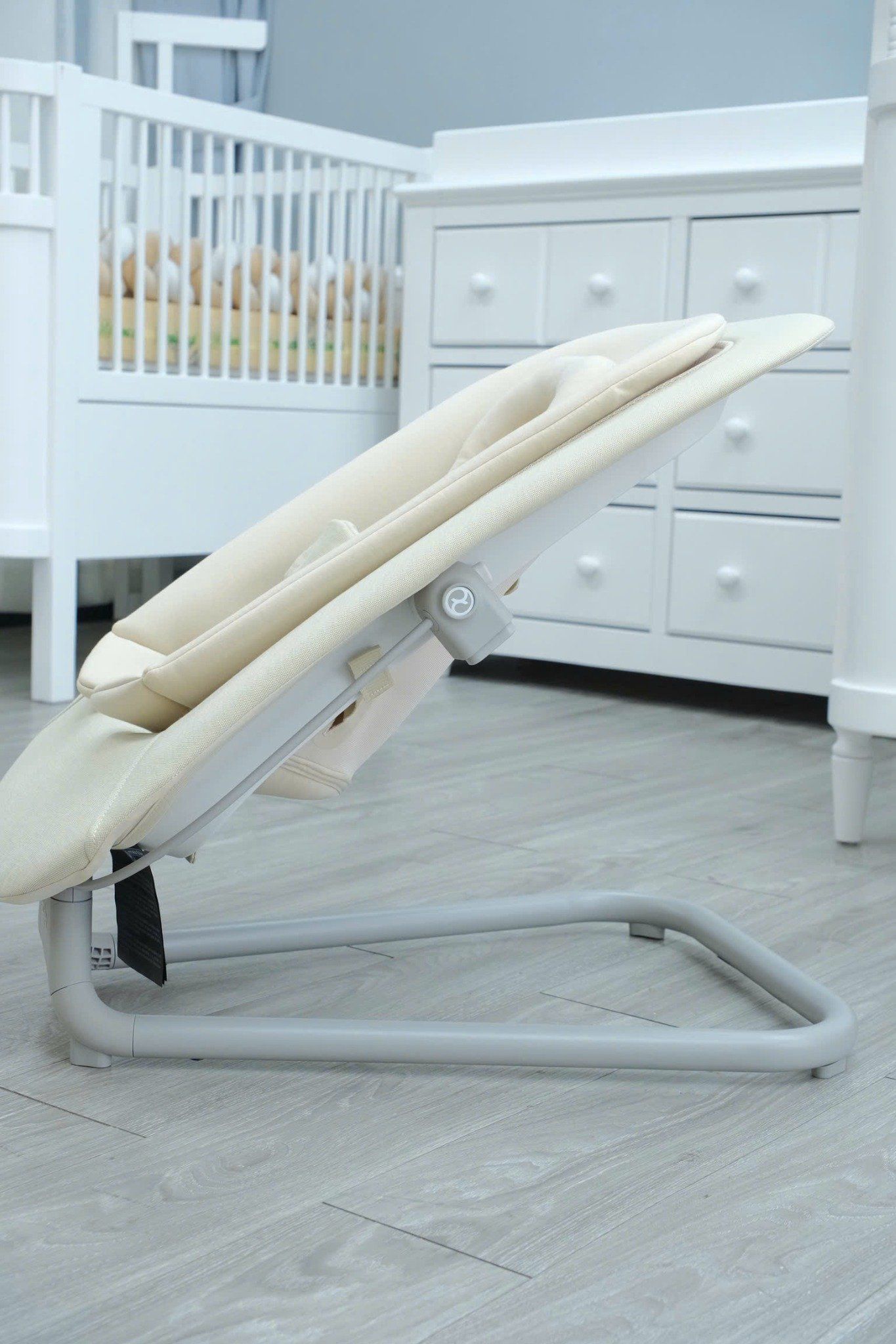 Ghế Rung Cybex Lemo - Màu Canvas White/Chân ghế Suede Grey