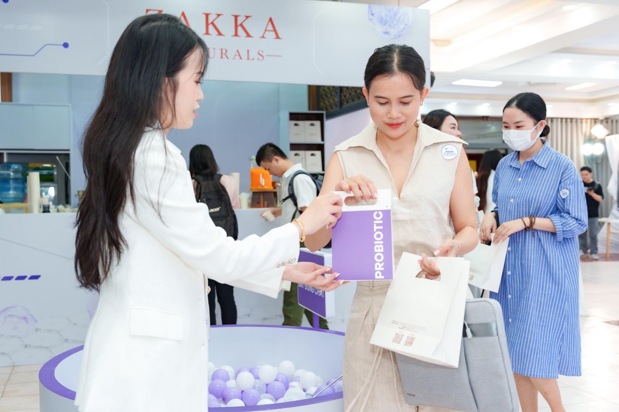 Ứng dụng công nghệ vi sinh nâng cao sức khỏe làn da Việt