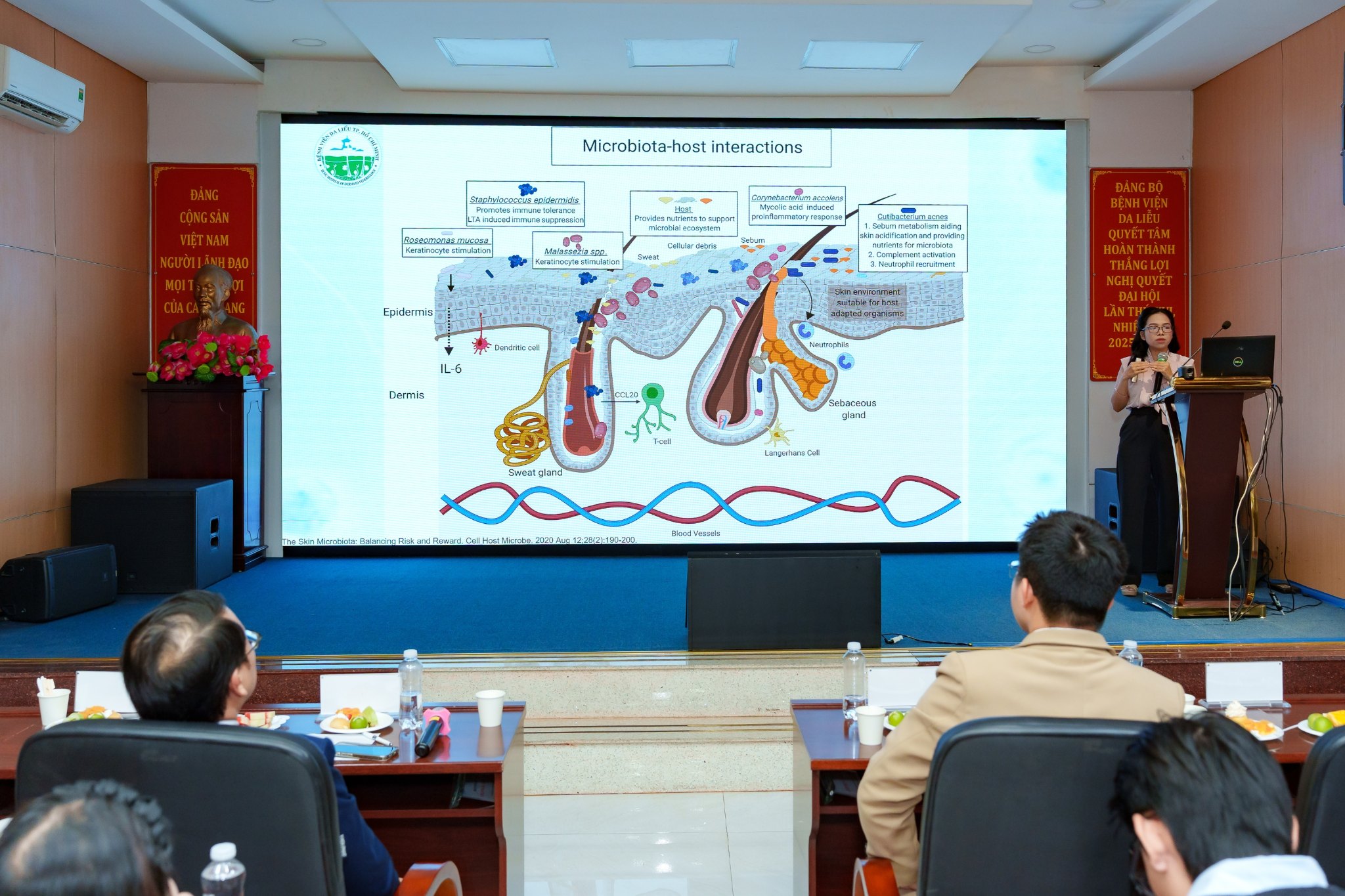 Ứng dụng công nghệ vi sinh nâng cao sức khỏe làn da Việt