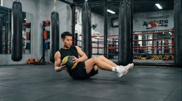 Tại sao võ sĩ cần tập luyện nhóm cơ cốt lõi (Core) thay vì chỉ tập bụng gập?