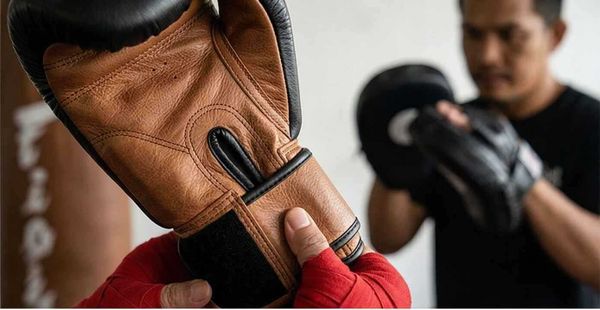 Review chi tiết Fairtex BGV1 – Mẫu găng Muay Thai bán chạy
