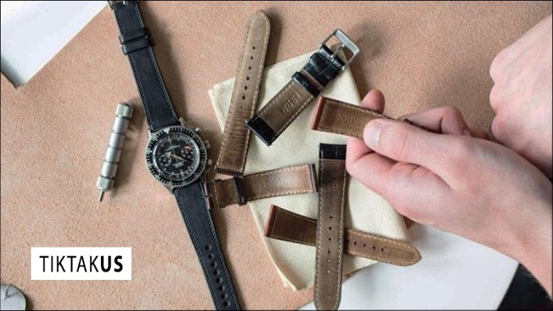 Tại sao dây đồng hồ cao su lại có mùi hôi?