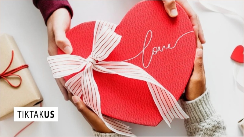 Món quà Valentine mang nhiều giá trị tinh thần, giúp củng cố tình cảm