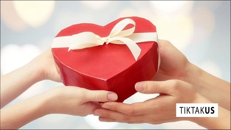 Bí quyết chọn quà Valentine tinh tế, chinh phục trái tim nàng