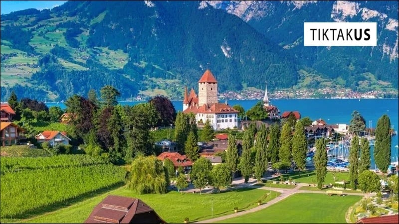 Giờ mùa hè (CEST - Central European Summer Time): UTC+2