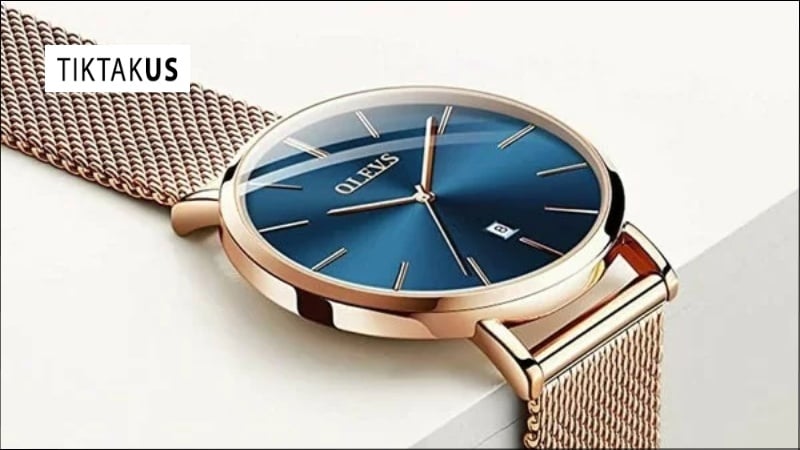 Kiểm tra mặt số và kim đồng hồ: Nét tinh xảo trong từng chi tiết