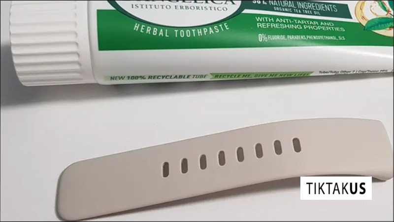 Sử dụng kem đánh răng