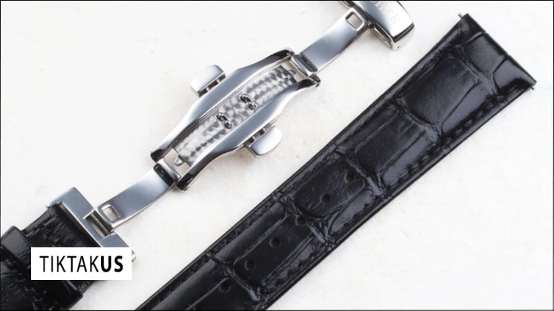 Đối với khóa bướm có nút bấm