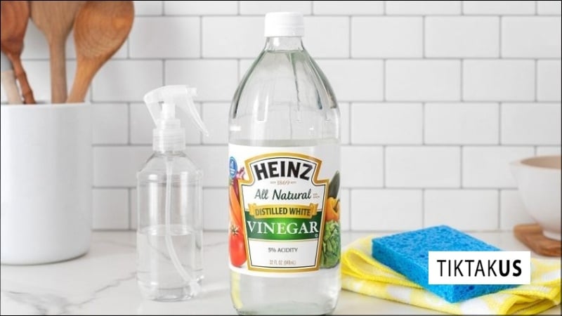 Khử vết bẩn cứng đầu với giấm trắng