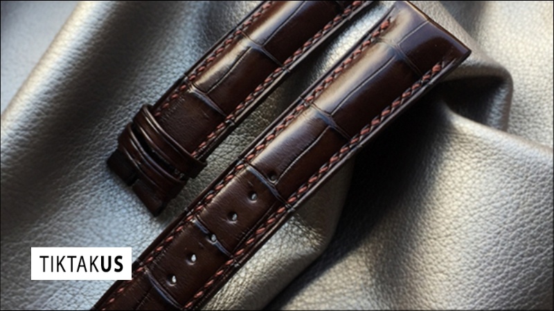 Cách phối đồ và chọn size dây da dập vân cá sấu