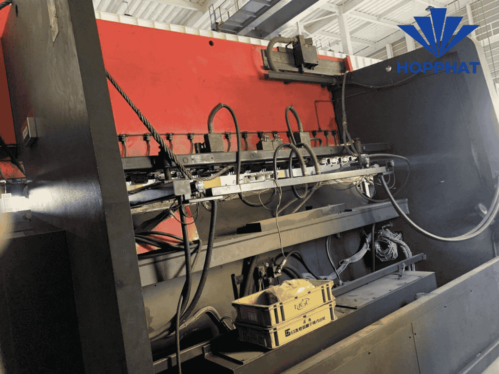 Kiểm tra tình trạng cơ khí và cấu trúc máy