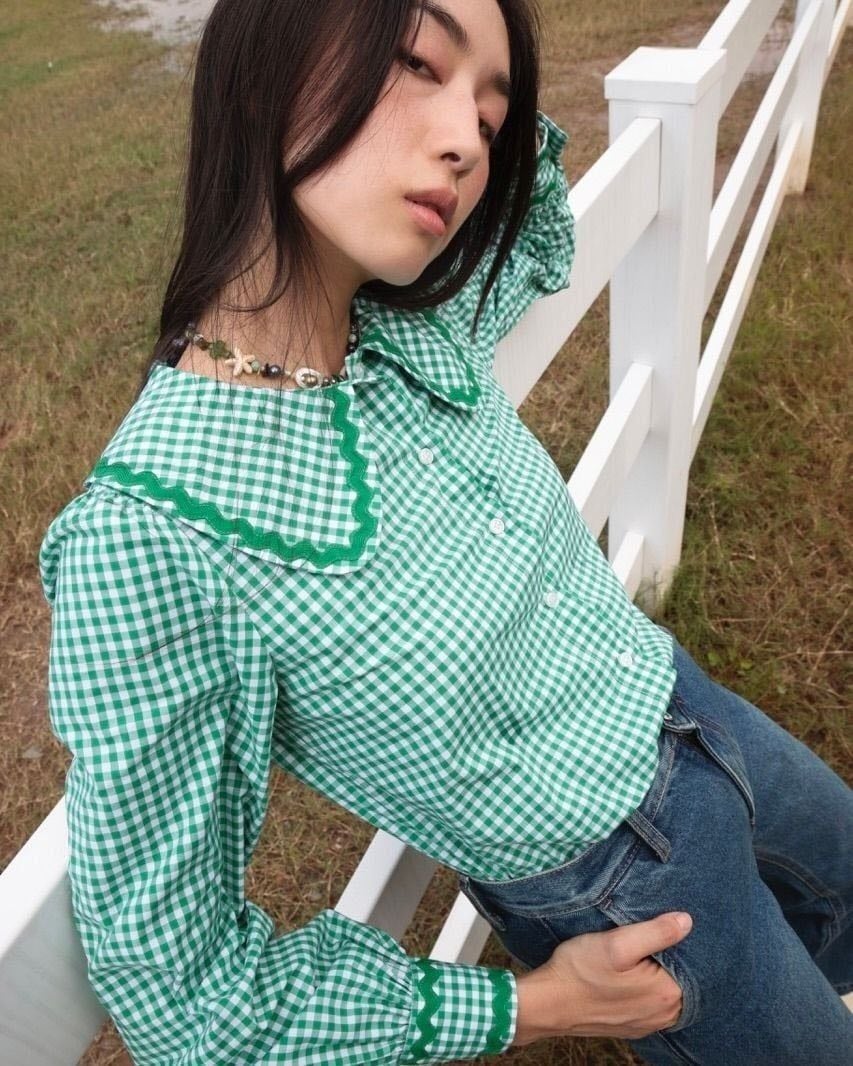 The Identity of the Jessie Shirt – From Zigzag Stitching to Gingham Pattern