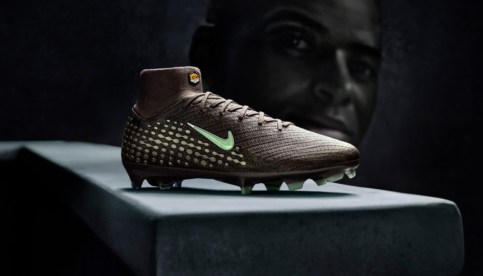Nike Mercurial Mbappé: Khi vẻ đẹp tối giản định nghĩa lại tốc độ