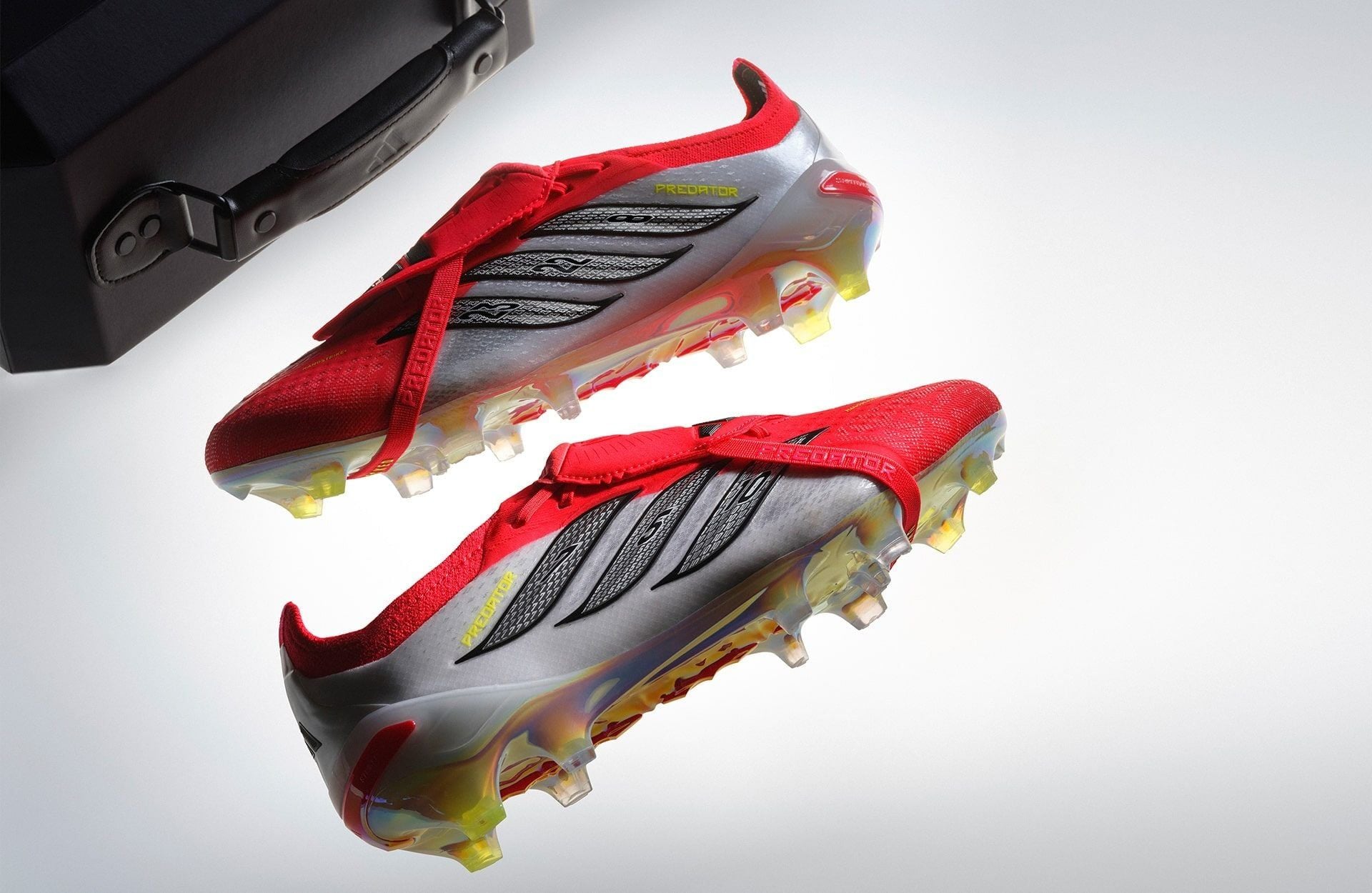 Giày đá bóng adidas Predator 26 