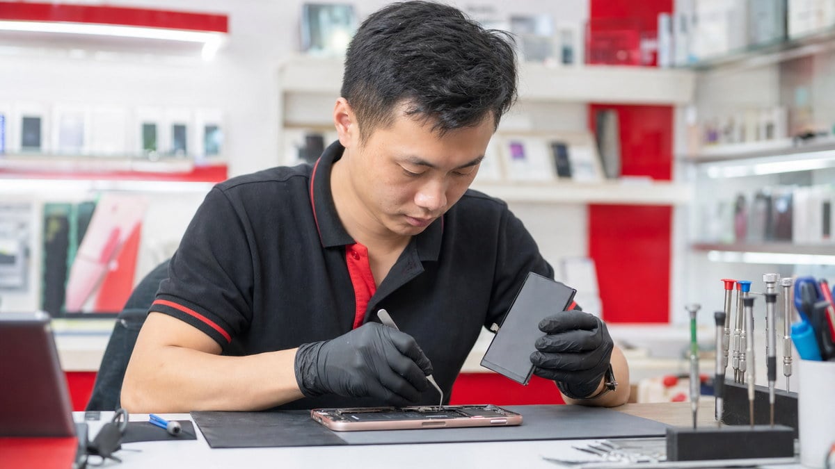 Thay Pin iPhone Hải Phòng Ở Đâu Uy Tín? Cẩm Nang Bắt Bệnh & Thay Đúng Chuẩn