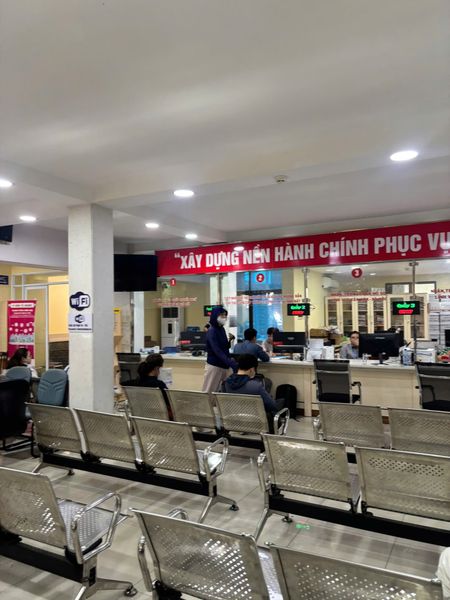Kiosk dịch vụ công phục vụ chuyển đổi số tại phường Diên Hồng