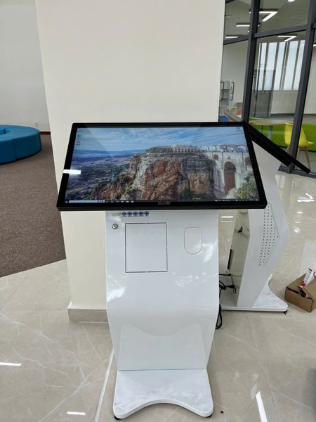 Triển khai hệ thống kiosk chân quỳ tra cứu cho thư viện ĐH Y Phạm Ngọc Thạch