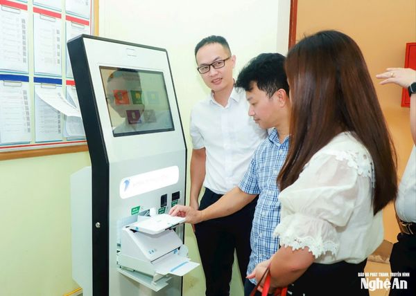 Trung tâm Hành chính công tỉnh Nghệ An triển khai Kiosk dịch vụ công