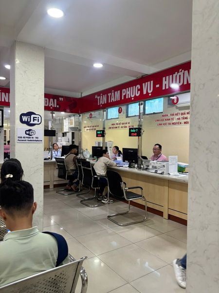 Kiosk dịch vụ công phục vụ chuyển đổi số tại phường Diên Hồng